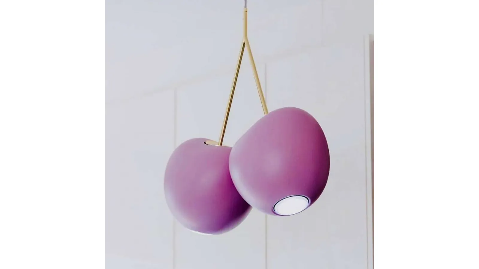 Lampada a sospensione di design Cherry di Qeeboo