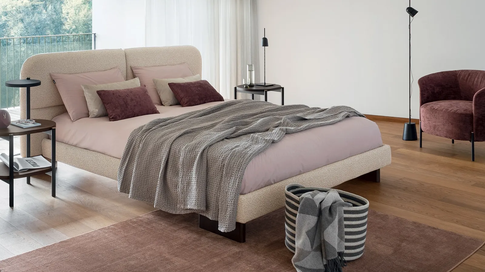 Letto in tessuto imbottito Kilian round di Calligaris