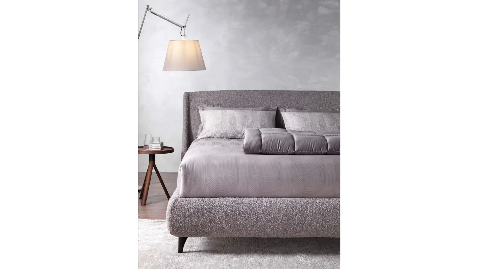 Letto in tessuto con testiera Why Not Camellia di Altrenotti